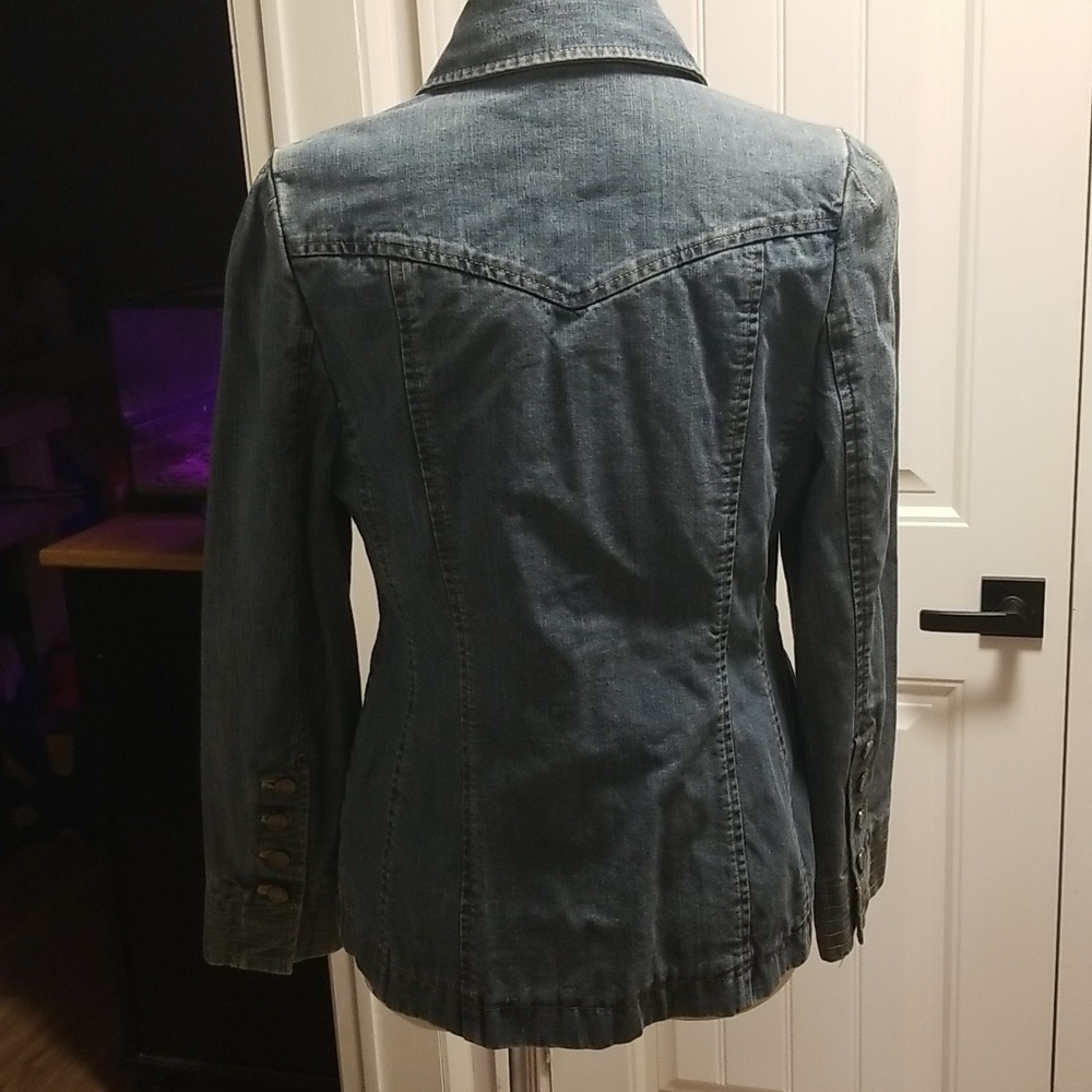 i.e. Denim Jacket Fitted Shoulder Detail Yoked Back And Double Button Front Med - Picture 7 of 11